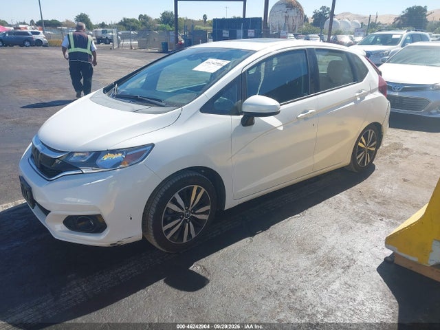 46242904 :رقم المزاد ، 3HGGK5H89JM723877 vin ، 2018 Honda Fit Ex مزاد بيع