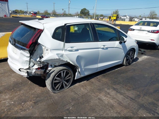 46242904 :رقم المزاد ، 3HGGK5H89JM723877 vin ، 2018 Honda Fit Ex مزاد بيع