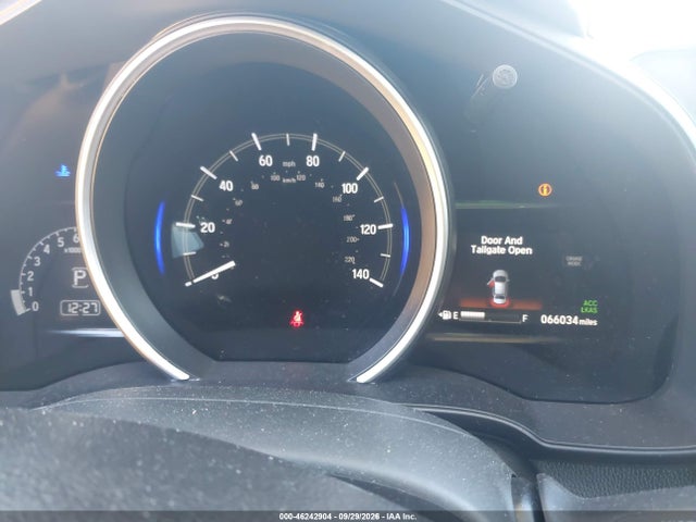46242904 :رقم المزاد ، 3HGGK5H89JM723877 vin ، 2018 Honda Fit Ex مزاد بيع
