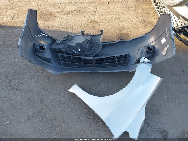 46242924 :رقم المزاد ، 3N1BC1AP8BL461988 vin ، 2011 Nissan Versa 1.8s مزاد بيع