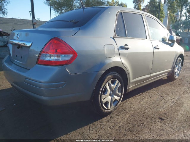 46242924 :رقم المزاد ، 3N1BC1AP8BL461988 vin ، 2011 Nissan Versa 1.8s مزاد بيع