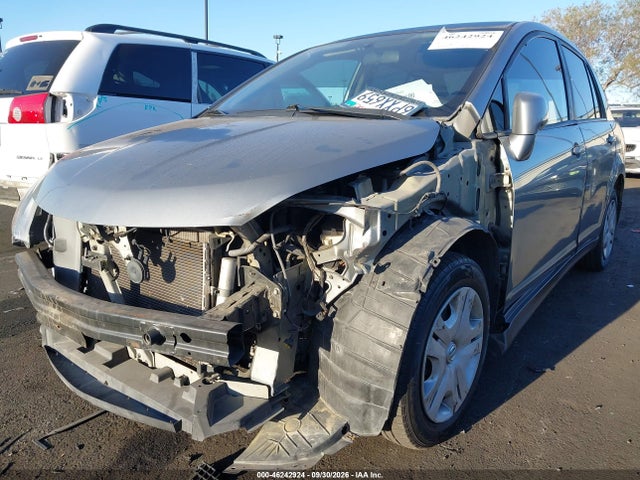 46242924 :رقم المزاد ، 3N1BC1AP8BL461988 vin ، 2011 Nissan Versa 1.8s مزاد بيع