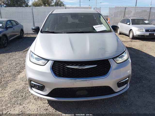 2024 Chrysler Pacifica Touring L მანქანა იყიდება აუქციონზე, vin: 2C4RC1BG8RR132747, აუქციონის ნომერი: 46243123
