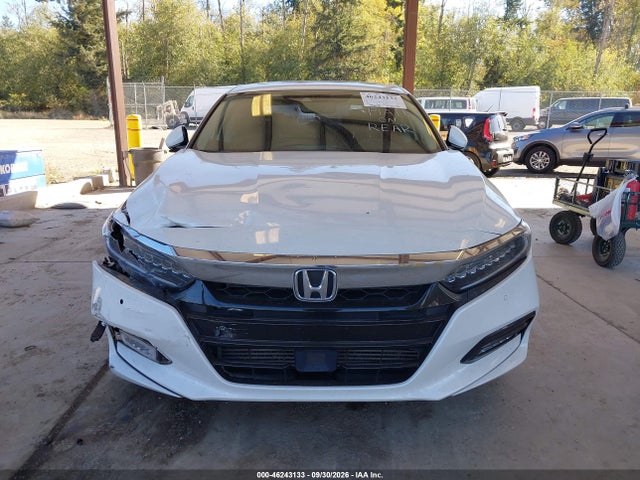 1HGCV2F92JA005827 Honda Accord Touring 2.0t