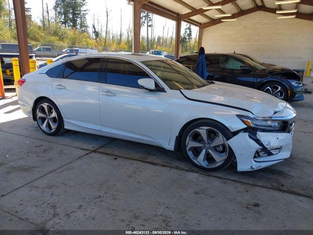 1HGCV2F92JA005827 Honda Accord Touring 2.0t