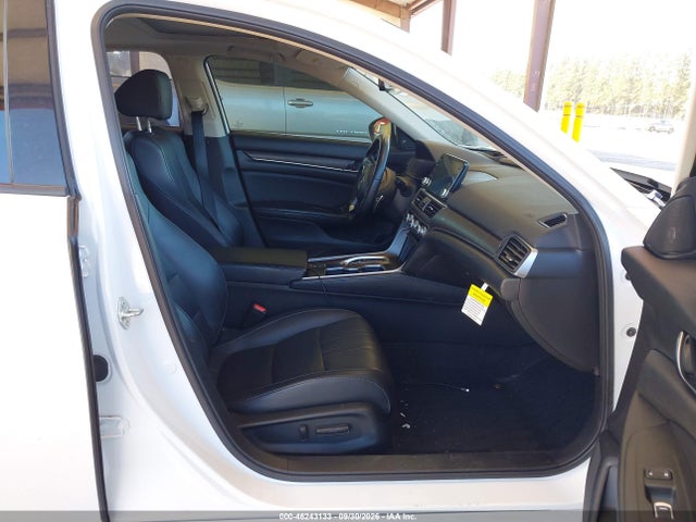 1HGCV2F92JA005827 Honda Accord Touring 2.0t