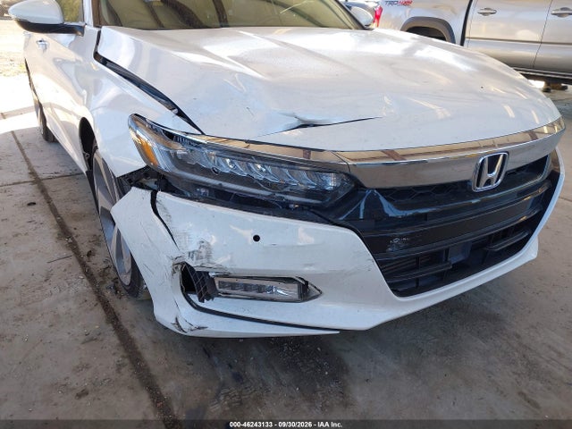 1HGCV2F92JA005827 Honda Accord Touring 2.0t
