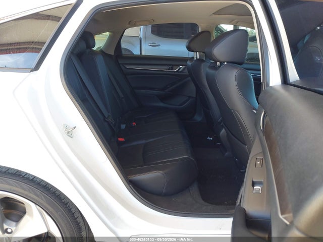 1HGCV2F92JA005827 Honda Accord Touring 2.0t