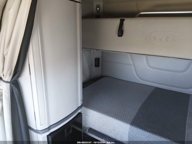 Продаж на аукціоні авто 2018 Peterbilt 579, vin: 1XPBDP9X0JD462217, номер лоту: 46243147