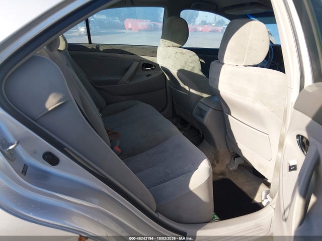 2010 Toyota Camry Le მანქანა იყიდება აუქციონზე, vin: 4T1BF3EK8AU080883, აუქციონის ნომერი: 46243194