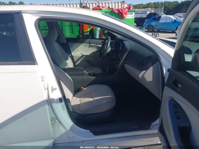 KNAGM4A7XF5585023 KIA Optima Lx