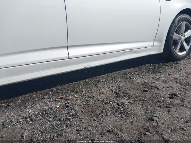 KNAGM4A7XF5585023 KIA Optima Lx