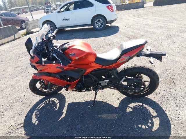 46243263 :رقم المزاد ، JKAEXEK12HDA06159 vin ، 2017 Kawasaki Ex650 F مزاد بيع