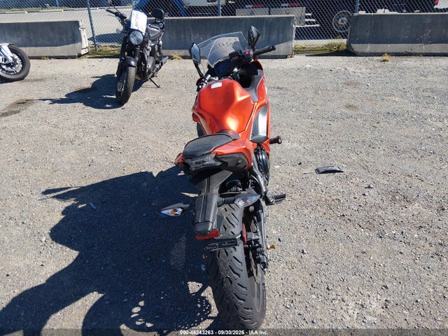 46243263 :رقم المزاد ، JKAEXEK12HDA06159 vin ، 2017 Kawasaki Ex650 F مزاد بيع