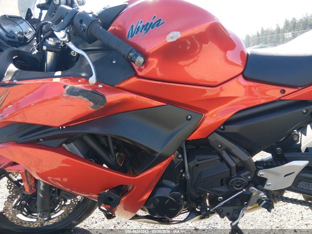46243263 :رقم المزاد ، JKAEXEK12HDA06159 vin ، 2017 Kawasaki Ex650 F مزاد بيع