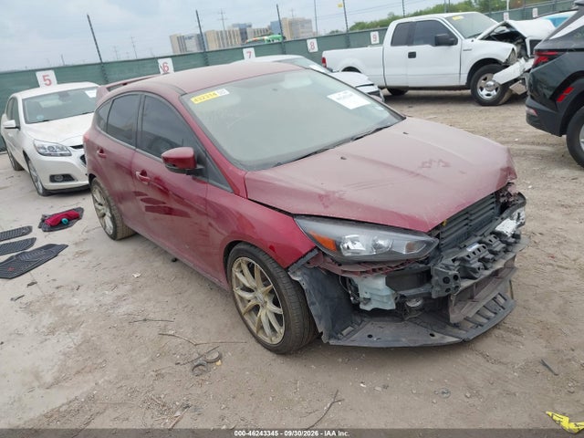 46243345 :رقم المزاد ، 1FADP3K28FL313596 vin ، 2015 Ford Focus Se مزاد بيع