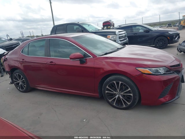 46243352 :رقم المزاد ، 4T1B11HK5JU596763 vin ، 2018 Toyota Camry Se مزاد بيع