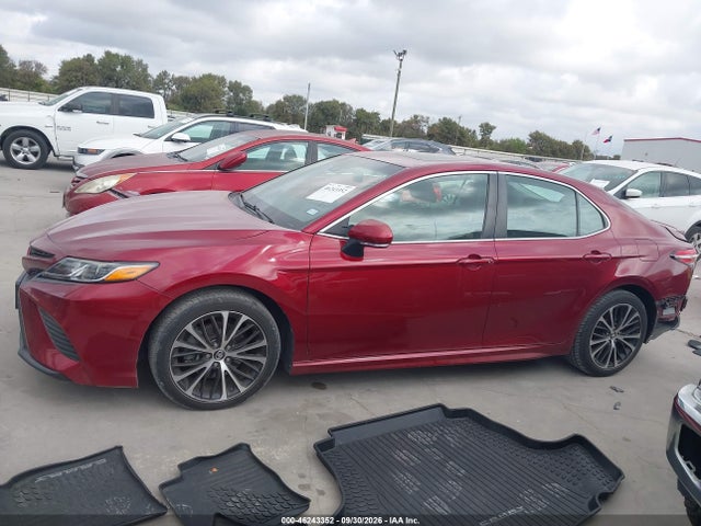 46243352 :رقم المزاد ، 4T1B11HK5JU596763 vin ، 2018 Toyota Camry Se مزاد بيع