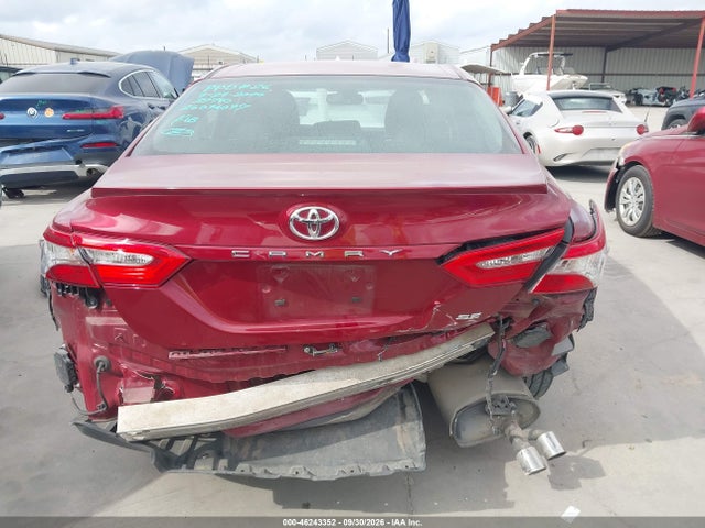 46243352 :رقم المزاد ، 4T1B11HK5JU596763 vin ، 2018 Toyota Camry Se مزاد بيع