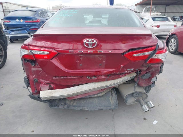 46243352 :رقم المزاد ، 4T1B11HK5JU596763 vin ، 2018 Toyota Camry Se مزاد بيع