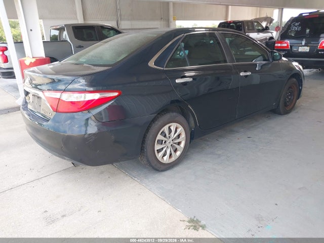 46243512 :رقم المزاد ، 4T1BF1FK1FU488409 vin ، 2015 Toyota Camry Le مزاد بيع