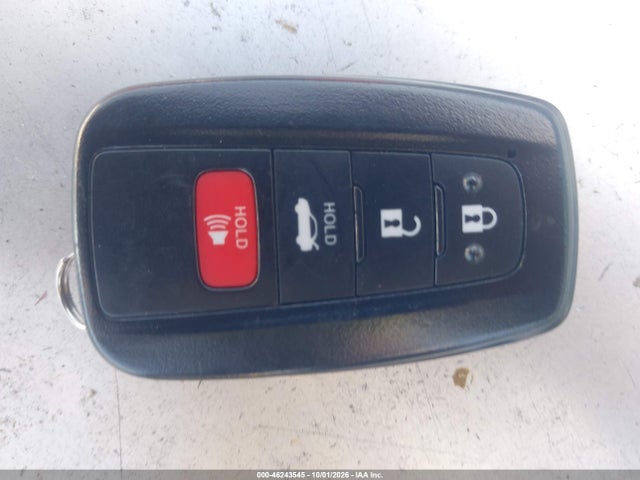 46243545 :رقم المزاد ، 4T1B11HK2JU042144 vin ، 2018 Toyota Camry Se مزاد بيع