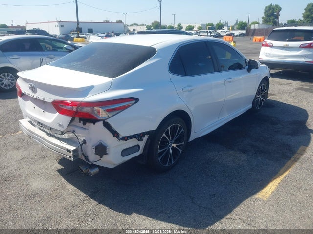 46243545 :رقم المزاد ، 4T1B11HK2JU042144 vin ، 2018 Toyota Camry Se مزاد بيع