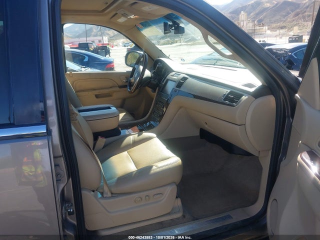 Продажа на аукционе авто 2013 Cadillac Escalade Esv Premium, vin: 1GYS4JEF8DR119636, номер лота: 46243583