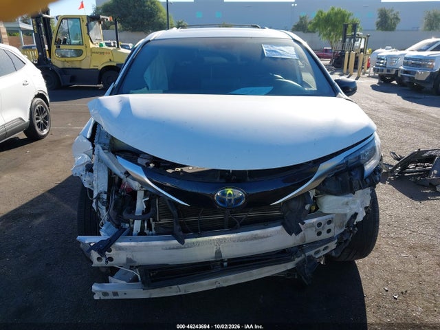 46243694 :رقم المزاد ، 5TDXRKEC2MS042031 vin ، 2021 Toyota Sienna Xse مزاد بيع