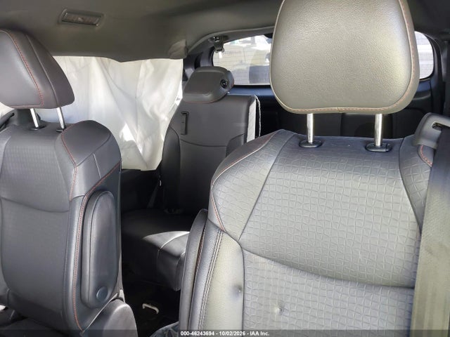 46243694 :رقم المزاد ، 5TDXRKEC2MS042031 vin ، 2021 Toyota Sienna Xse مزاد بيع