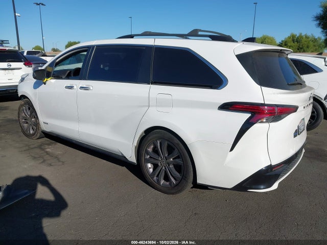 46243694 :رقم المزاد ، 5TDXRKEC2MS042031 vin ، 2021 Toyota Sienna Xse مزاد بيع