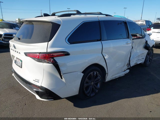 46243694 :رقم المزاد ، 5TDXRKEC2MS042031 vin ، 2021 Toyota Sienna Xse مزاد بيع