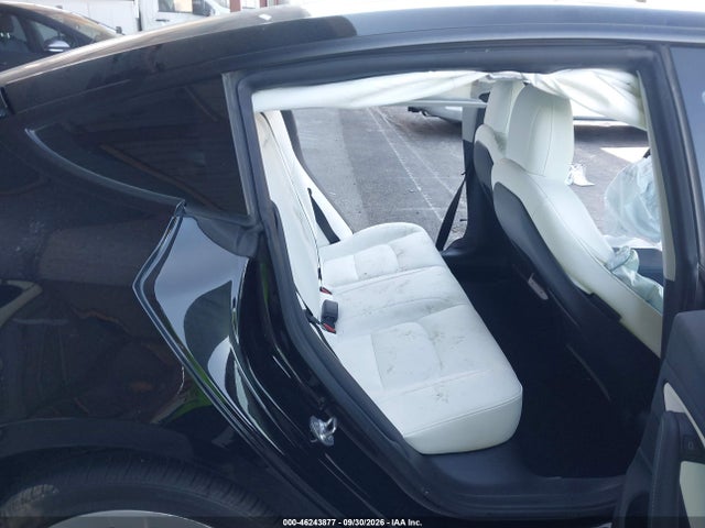 46243877 :رقم المزاد ، 5YJ3E1EA1MF878565 vin ، 2021 Tesla Model 3 Standard Range Plus Rear-wheel Drive مزاد بيع