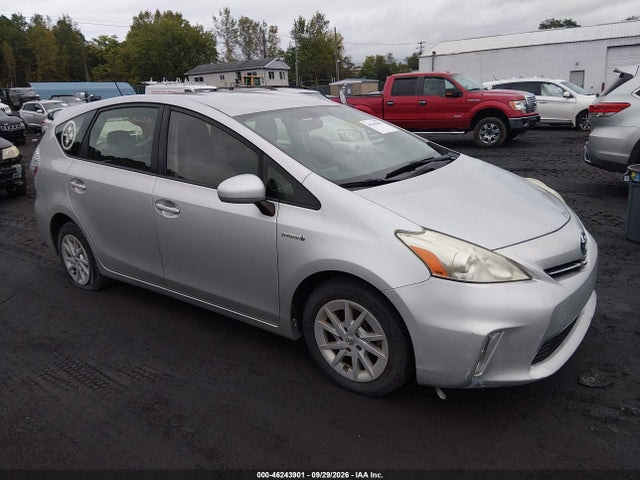 Продажа на аукционе авто 2013 Toyota Prius V Two, vin: JTDZN3EU3D3220095, номер лота: 46243901