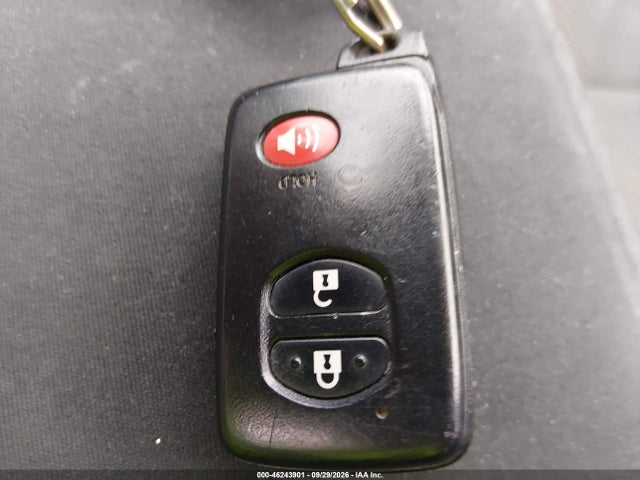 Продажа на аукционе авто 2013 Toyota Prius V Two, vin: JTDZN3EU3D3220095, номер лота: 46243901