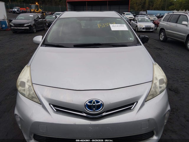Продажа на аукционе авто 2013 Toyota Prius V Two, vin: JTDZN3EU3D3220095, номер лота: 46243901