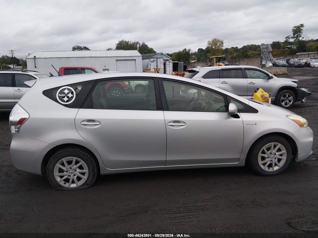 Продажа на аукционе авто 2013 Toyota Prius V Two, vin: JTDZN3EU3D3220095, номер лота: 46243901