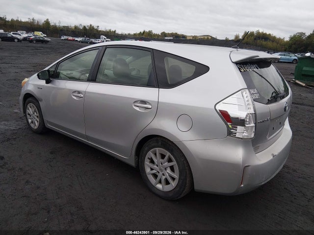 Продажа на аукционе авто 2013 Toyota Prius V Two, vin: JTDZN3EU3D3220095, номер лота: 46243901