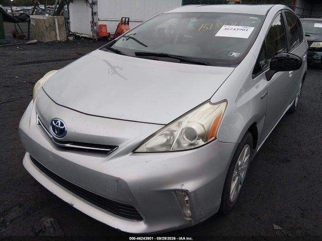 Продажа на аукционе авто 2013 Toyota Prius V Two, vin: JTDZN3EU3D3220095, номер лота: 46243901