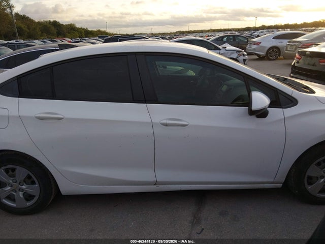 1G1BC5SM2H7251305 Chevrolet Cruze Ls Auto