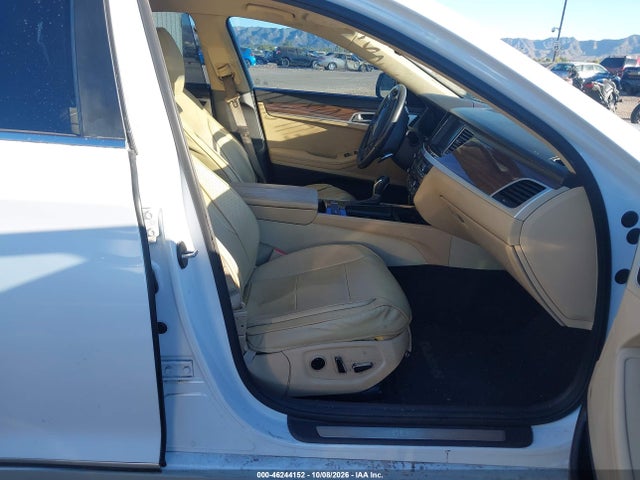 Продаж на аукціоні авто 2015 Hyundai Genesis 3.8, vin: KMHGN4JE9FU017782, номер лоту: 46244152