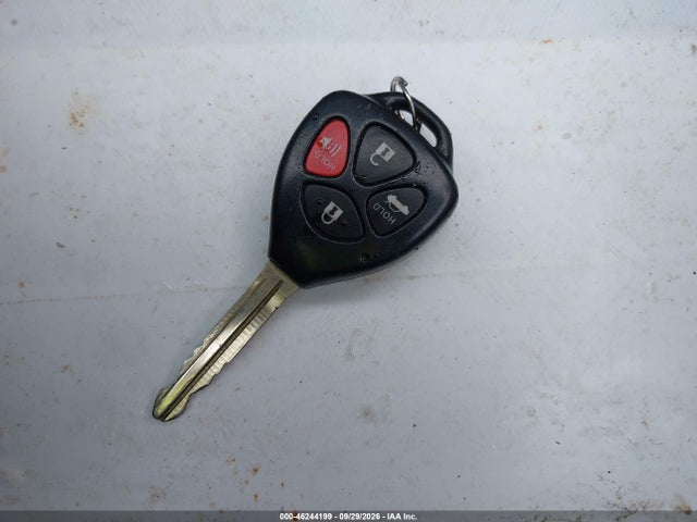 46244199 :رقم المزاد ، 2T1BU4EE8DC990710 vin ، 2013 Toyota Corolla Le مزاد بيع