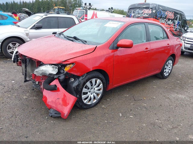 46244199 :رقم المزاد ، 2T1BU4EE8DC990710 vin ، 2013 Toyota Corolla Le مزاد بيع