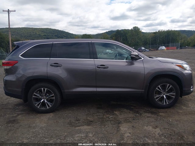 46244291 :رقم المزاد ، 5TDBZRFH8KS968718 vin ، 2019 Toyota Highlander Le مزاد بيع