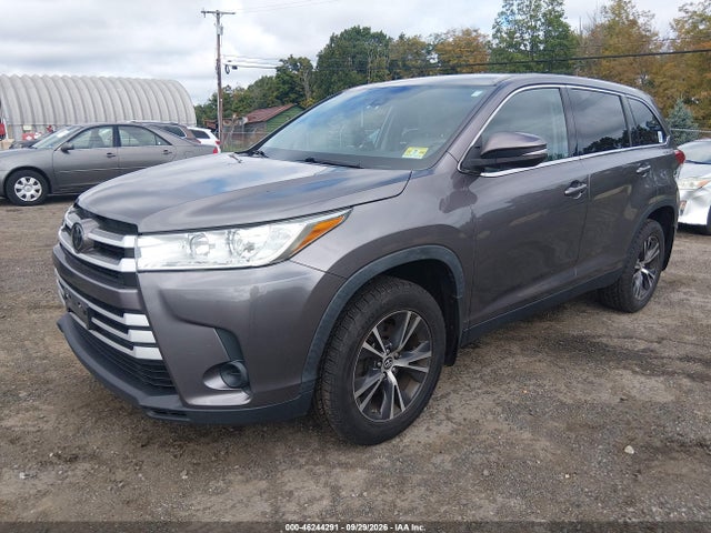 46244291 :رقم المزاد ، 5TDBZRFH8KS968718 vin ، 2019 Toyota Highlander Le مزاد بيع
