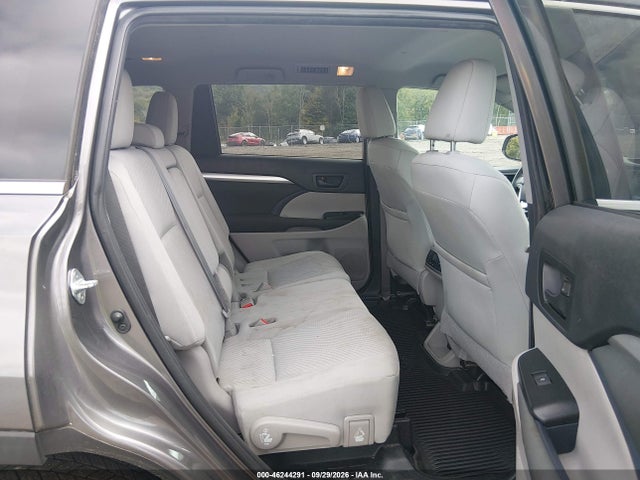 46244291 :رقم المزاد ، 5TDBZRFH8KS968718 vin ، 2019 Toyota Highlander Le مزاد بيع