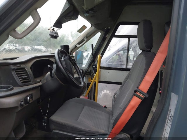46244358 :رقم المزاد ، 1FDDF6P83NKA46167 vin ، 2022 Ford Transit-350 Cutaway مزاد بيع