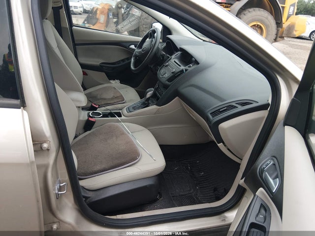 46244391 :رقم المزاد ، 1FADP3F27HL251024 vin ، 2017 Ford Focus Se مزاد بيع