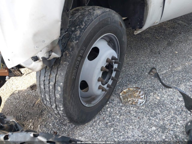 46244396 :رقم المزاد ، 1FD0W5GT0BEC52697 vin ، 2011 Ford F-550 Chassis Xl مزاد بيع