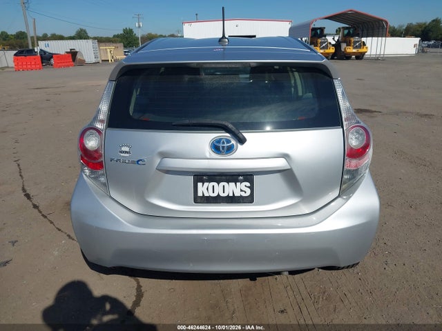46244624 :رقم المزاد ، JTDKDTB31C1007320 vin ، 2012 Toyota Prius C Three مزاد بيع
